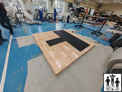 Помост для пауэрлифтинга 2,5х2,5х0,1м (Соревновательный), амортизаторы 8шт 0,5 х 0,5 х 0,04 м DNN