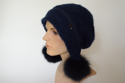 sinyaya-zhenskaya-shapka-ushanka-s-pomponami-vizio-italiya-6970