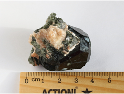 Шпинель черная на породе, Россия, Якутия (38*30*28 мм, 49 г) №18218