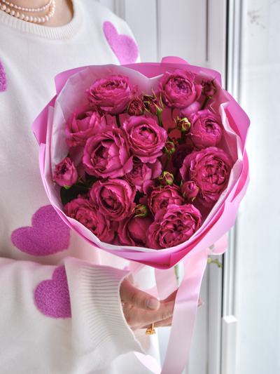 Набор клубника в шоколаде и пионовидные розы