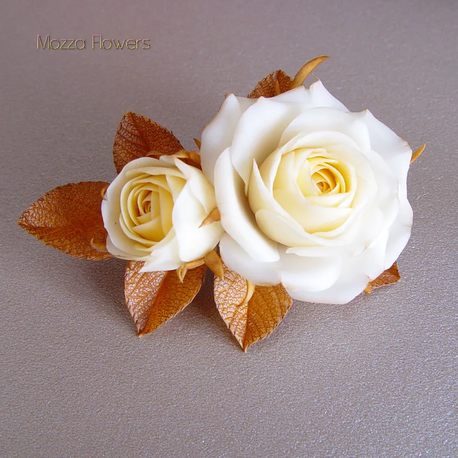 Брошь "Жемчужные розы"