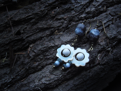 Благотворительность. Бохо-серьги с перламутром "Предзимний лес" (2 вида)