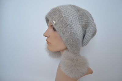 Шапка с помпонами Vizio