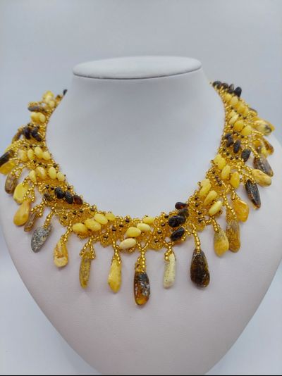 Колье из Чешского бисера и натурального янтаря 10995