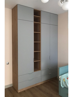 Шкафы с распашными дверями