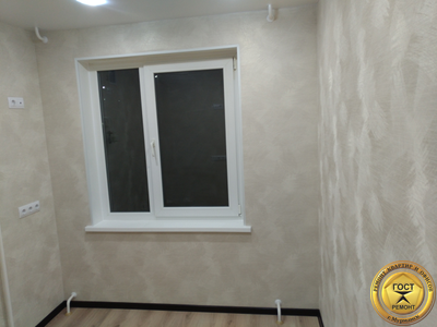 Ремонт кухни под ключ в Мурманске хрущёвка цена поклейка обоев штукатурка стен ламинат арка.