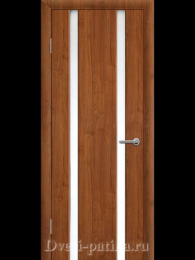 Фото, дверь с двумя вертикальными стеклами белого  цвета и полотно цвет сандал