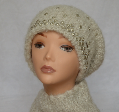 vyazaniy-beret-dlya-zhenschin-zima-2021-italiya-vizio-6764-beliy