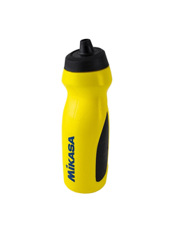 Бутылки для воды и мячи игровые