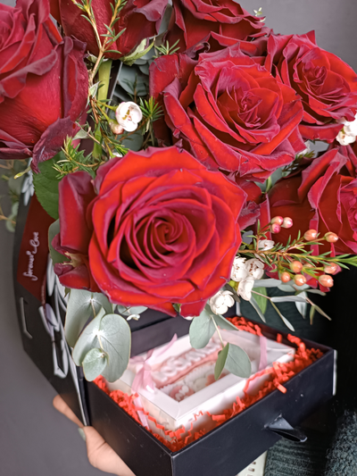 Стильная сумочка с ручкой