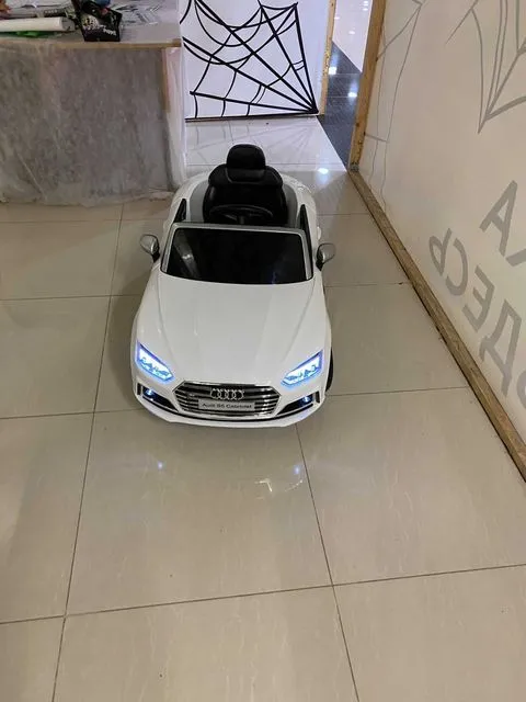 Машинки для детей можно взять в аренду