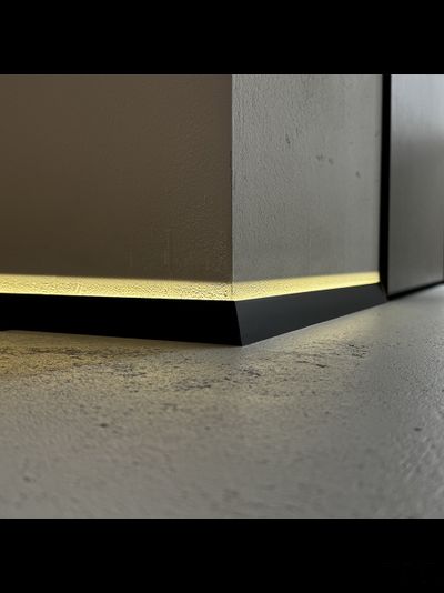 Плинтус Pro Design Corner 570 Белый муар