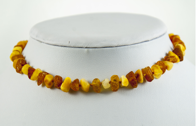 Детские бусы из натурального необработанного янтаря через узелок арт.22 (модификация 1)