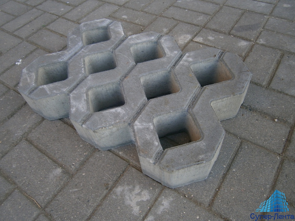 Бетонная решетка для газона. Форма для бетонной газонной решетки. Решетка декоративный бетонный. Форма для бетона газонная.