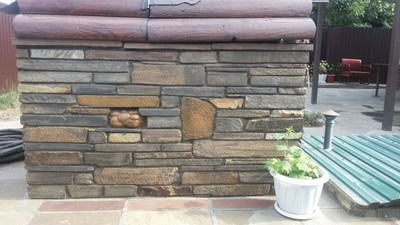 Серо зеленый песчаник толстяк