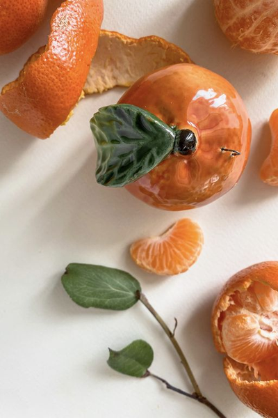 Мандарин с листком