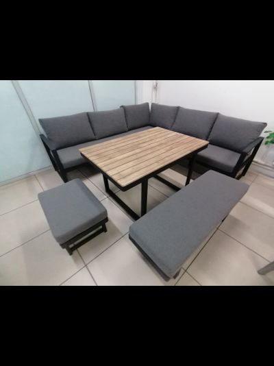 Лаунж-зона TOPA c обеденным столом