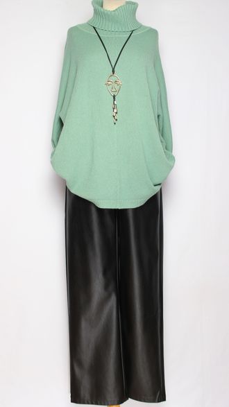 Брюки экокожа "ПРЯМЫЕ ТРУБЫ" черные р.28,29