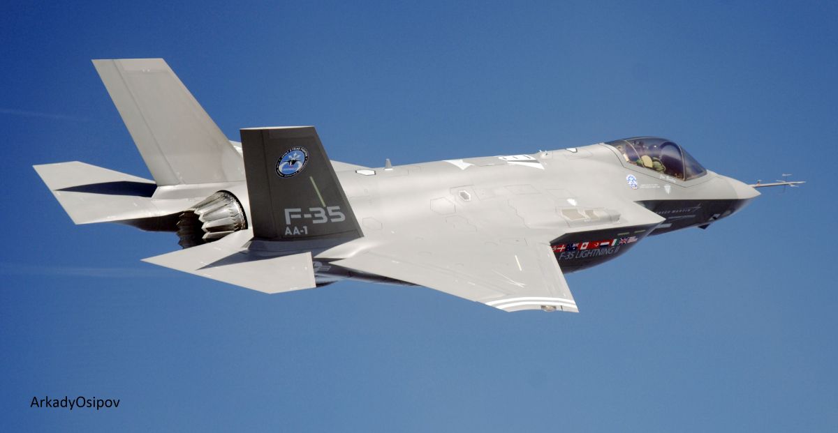 Самолет F35