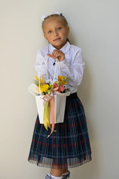 Цветочная композиция учителю / воспитателю № 852