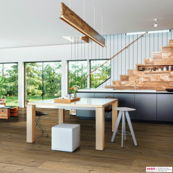 Декор ламината Haro Дуб Сицилия Белый 537377 в интерьере гостиной