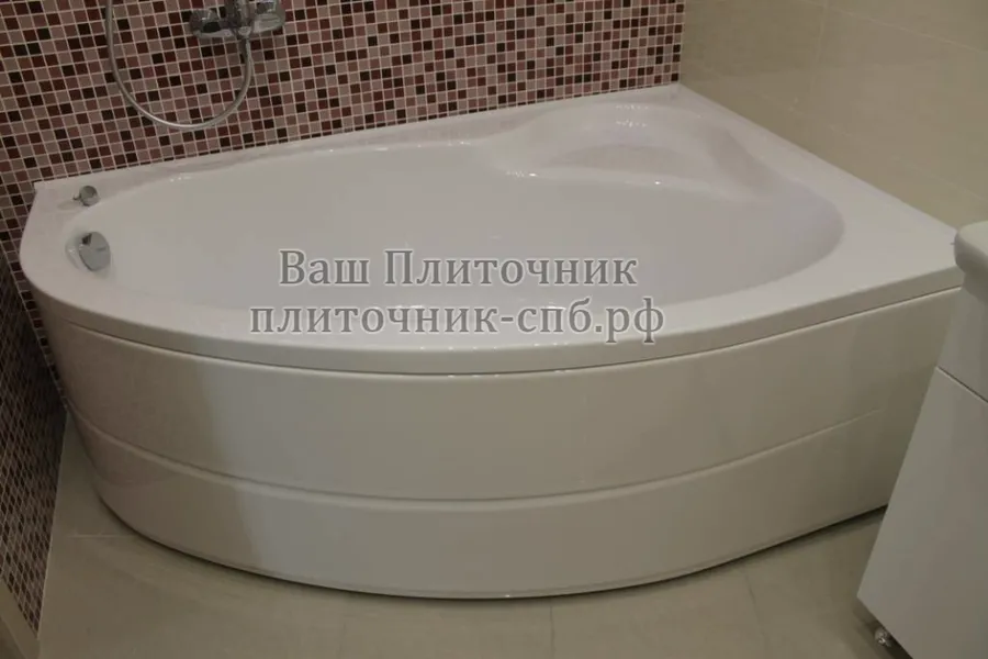 Облицовка мозаикой стен ванной, установка ванной