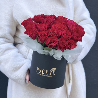 Коробка из 25 красных роз