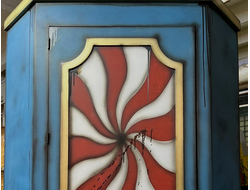 Triangular cabinet