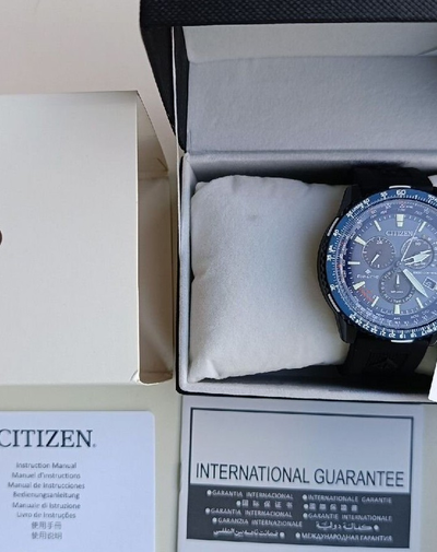 Наручные часы Citizen CB5006-02L