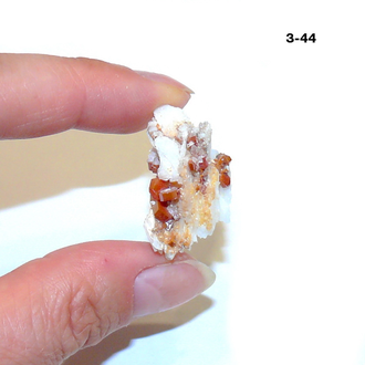 Ванадинит натуральный (щетка) №3-44: 29*20*13мм