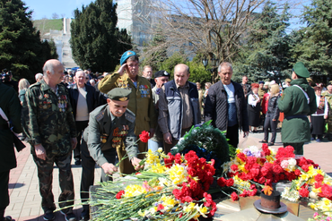 Сквер Славы 11.04.2022