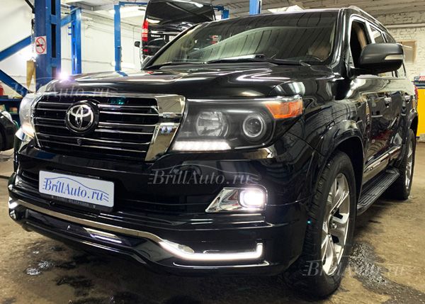 Обвес на ленд крузер 200 2016. Тойота ленд крузер 200 рестайлинг 2 черный. Land cruiser 200 дорестайл и рестайл. Тойота ленд крузер 200 рестайлинг 2 черный. Комплект рестайлинга ленд крузер 200 в 300.