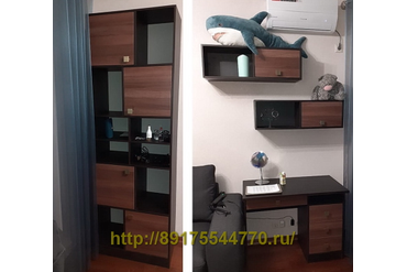 006 Стеллаж, стол, полки.
Сделано по размерам заказчика.
Фасады: ЛДСП Egger, H3704 Орех Аида табак, структура ST15.
Корпуса:  ЛДСП Egger, H1137 Дуб Сорано чёрно-коричневый, структура ST12
