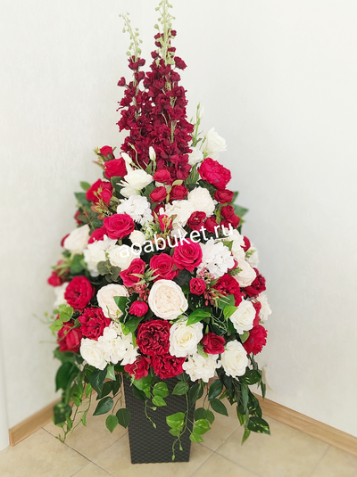 Композиция из искусственных цветов большая напольная, на сцену "Ажур" № ОС009/Купить сайте АОАБУКЕТ