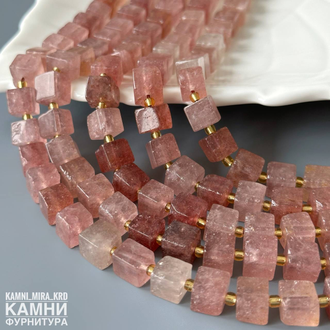 "Клубничный кварц" кварц с включениями гётита и слюдки рубиновой кубик 7x7-7,5x8,1 мм, цена за нить 19 см