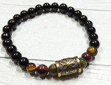 Браслет из черного агата, тигрового ,бычьего глаза с Алатырем