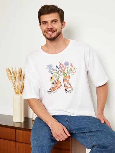 МУЖСКАЯ ФУТБОЛКА БЕЛЫЙ "ЦВЕТОЧНЫЕ КЕДЫ"