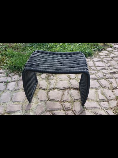 Плетеная оттоманка из искусственного ротанга