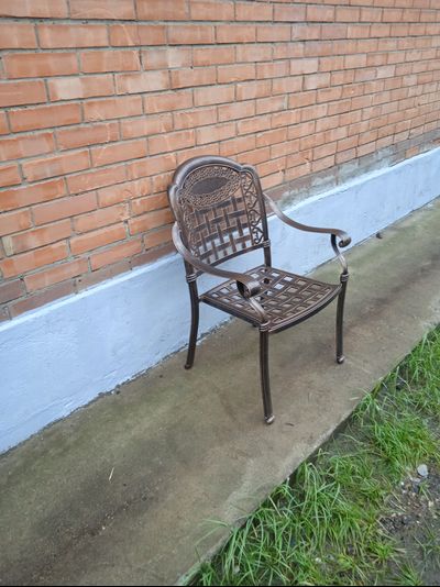 металлическое кресло из литого алюминия Gera