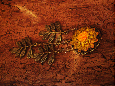 Брошь в стиле кантри "Соломенный Цветок"