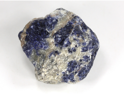 Содалит, необработанный "дикий" образец, Бразилия (42*40*34 мм, 77 г) №35201