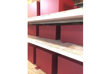 Готовые окрашенные блоки перед упаковкой.