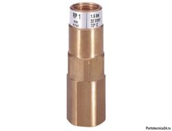 Клапан регулятор входного давления: RP1  1/2 г. 1/2 г. 70°C 1,5 бар