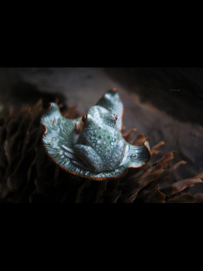 "Аларлимбская лягушка", эльфийская брошь в стиле фэнтезийного арт-нуво