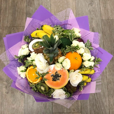 Букет из тропических фруктов с цветами "Фиджи"