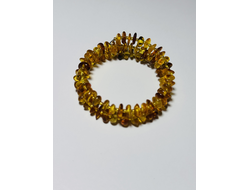 Браслет на пружине двойной из обработанного янтаря