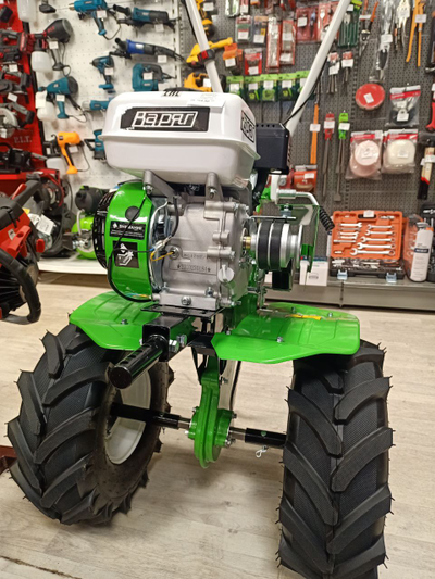 Мотоблок бензиновый Варяг 703Р культиватор с фрезами