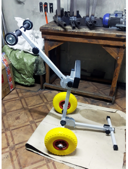 ТЕЛЕЖКА ДЛЯ ЛОДОЧНОГО МОТОРА "МИЧМАН - 2.1" (полиуретановые колеса)