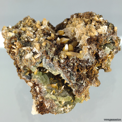 Вульфенит, миметит, лимонит. Мексика. 55*45*30мм