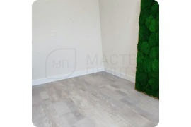 Свежий интерьер: установка белоснежного плинтуса Dollken Cubu Flex Life 100 для создания светлого и воздушного пространства.